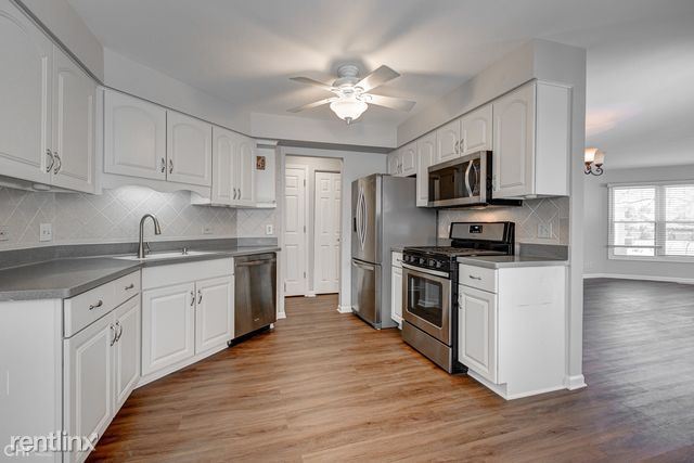 Building Photo - 341 Satinwood Ct S
