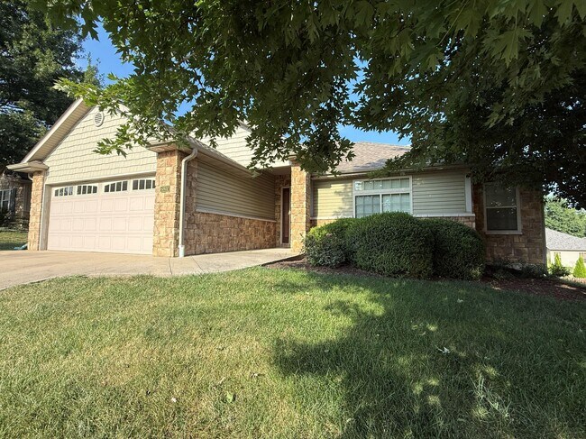 Building Photo - 6802 Stanwood Dr