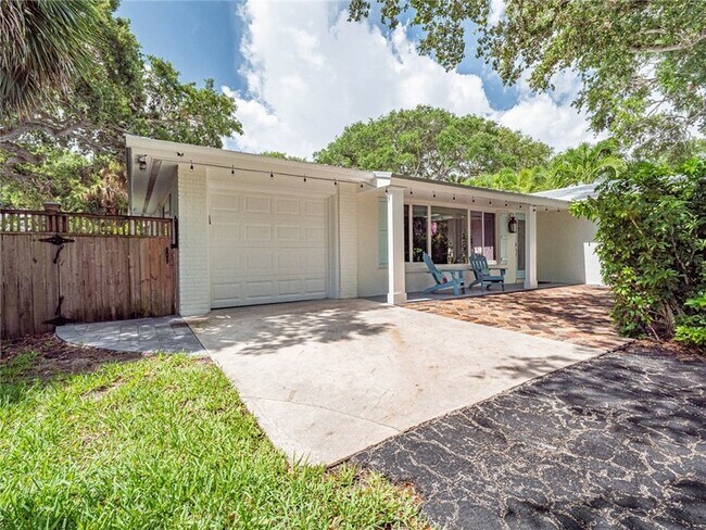 Foto del edificio - 912 Jasmine Ln