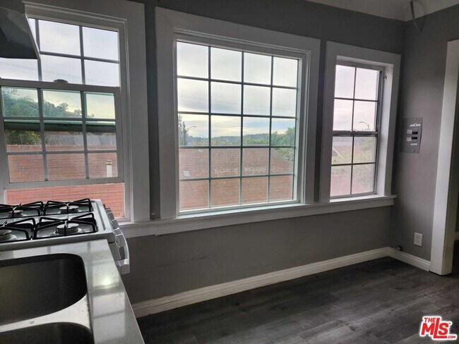 Foto del edificio - 4112 N Griffin Ave