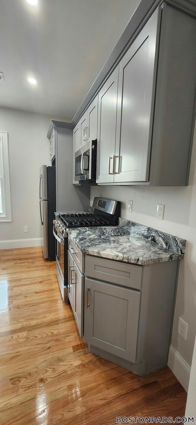 Building Photo - 17 Verrill St