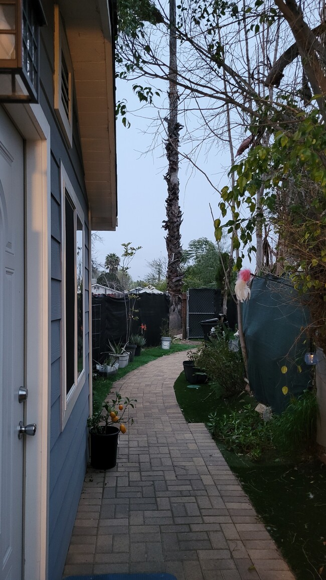Building Photo - 7415 Beckford Ave