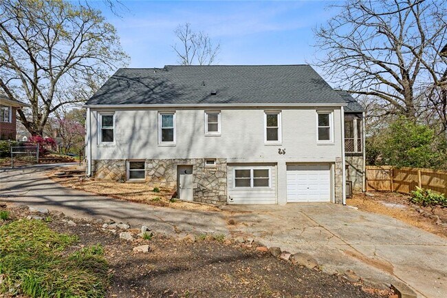 Foto del edificio - 444 Shannon Dr SW