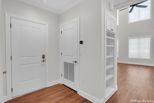 Foto del edificio - Visit this New Stunning Build in Provenance Waiting For You!