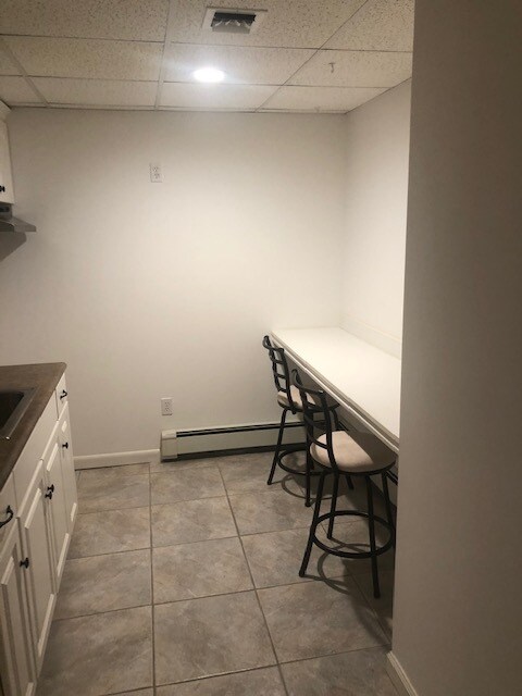 Kitchen bar - 42 Northumberland Dr