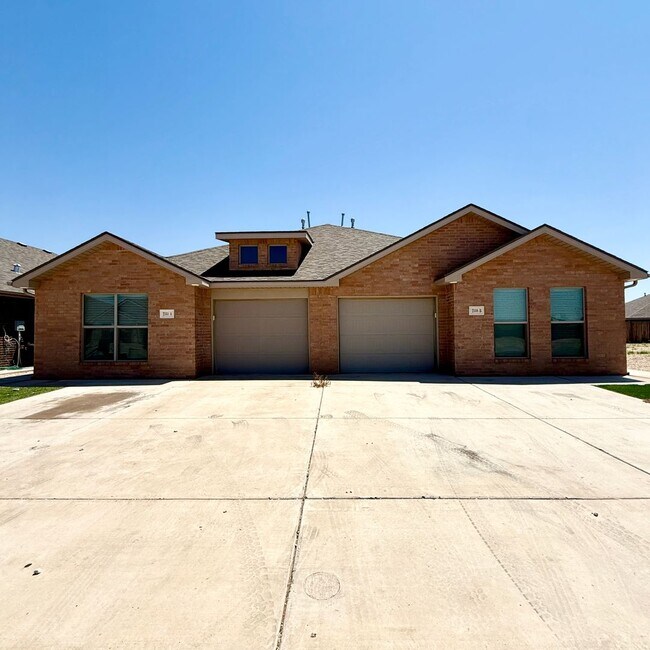 Building Photo - 2108 N Jayton Ave