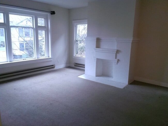 Building Photo - 1419 Boylston Ave