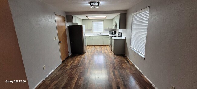 Building Photo - Spacious Home for Rent