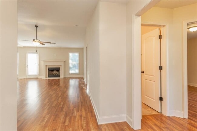 Building Photo - 947 Haymon Dr