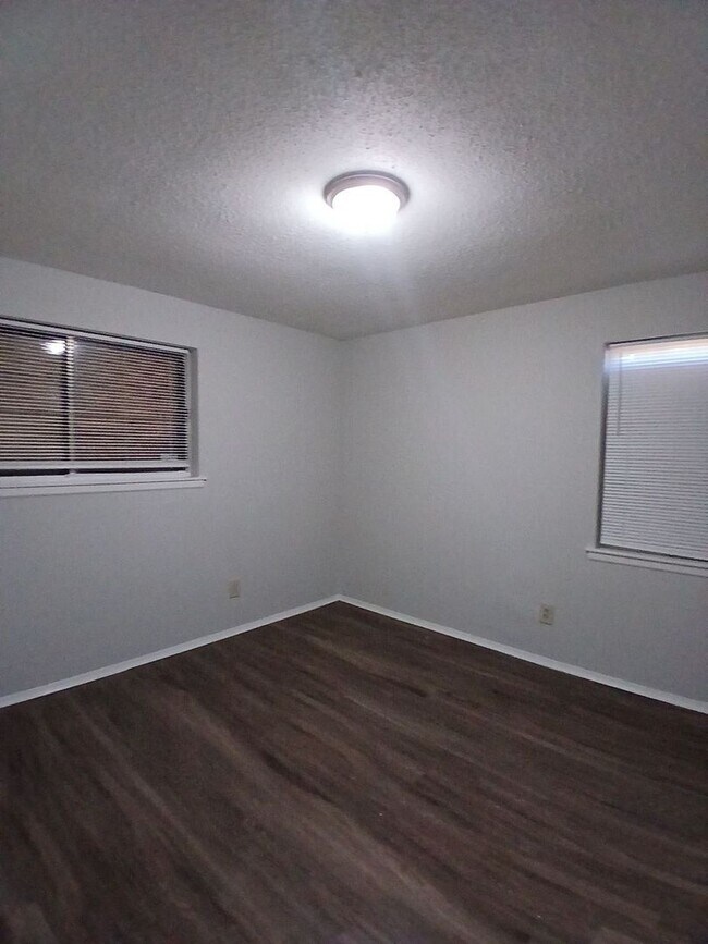 Foto del edificio - Spacious 4-BR Midtown Home – Fully Renovated & Section 8 Welcome