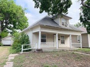 Building Photo - 414 E 8th Ave