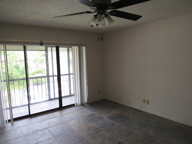 Foto del edificio - 631 Sea Pine Way