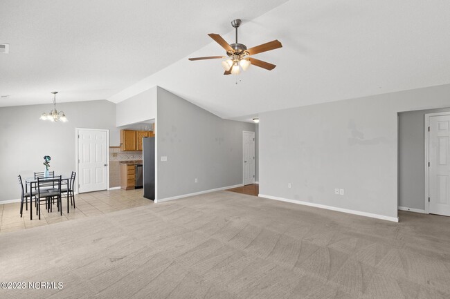 Building Photo - 217 Bennett Ln