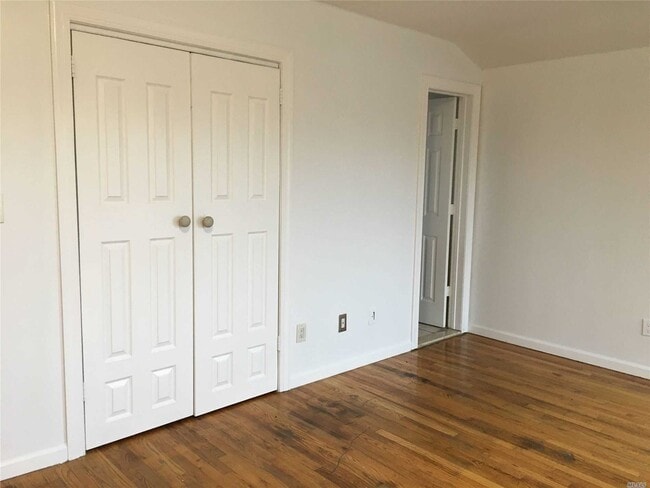 Building Photo - 915 College Pl