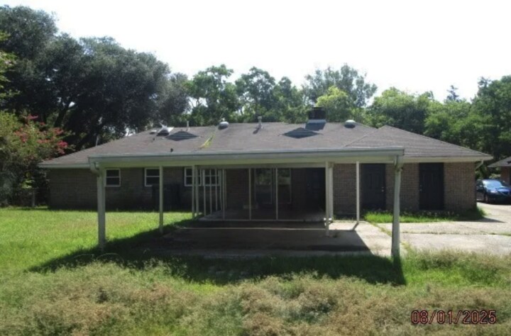 Foto del edificio - 3858 Antoinette Dr