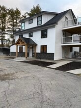 Building Photo - 201 White Mountain Hwy