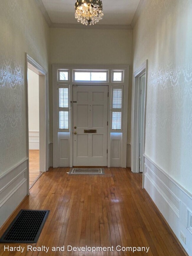 Building Photo - 3 br, 2.5 bath House - 317 E 4th Street