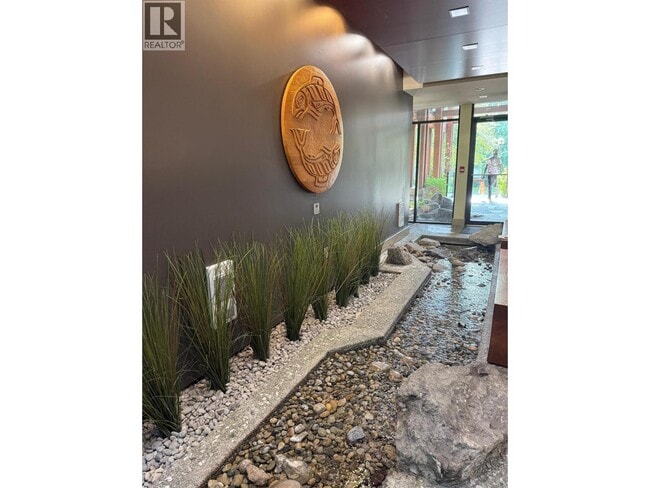 Photo du bâtiment - 6328 Larkin Dr