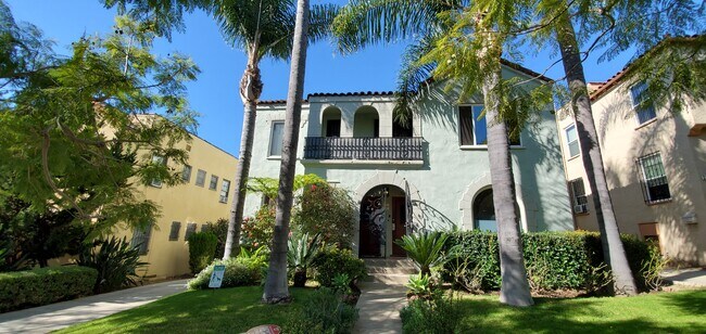 Foto del edificio - 1331 S Cloverdale Ave