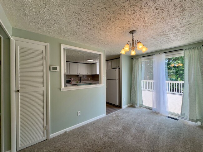 Foto del edificio - Charming 3Bedroom/2Bathroom in Perry Hall,...