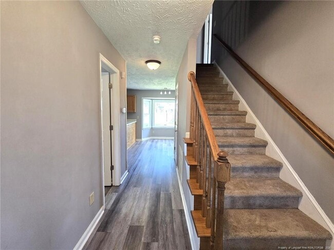 Building Photo - 7132 Dayspring Dr