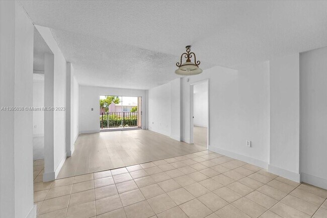 Foto del edificio - 14250 SW 62nd St