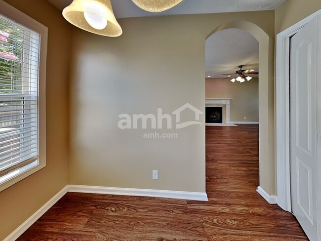 Building Photo - 3368 Marrast Dr