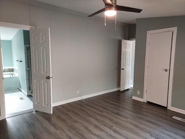 Foto del edificio - 2609 Williams Creek Rd