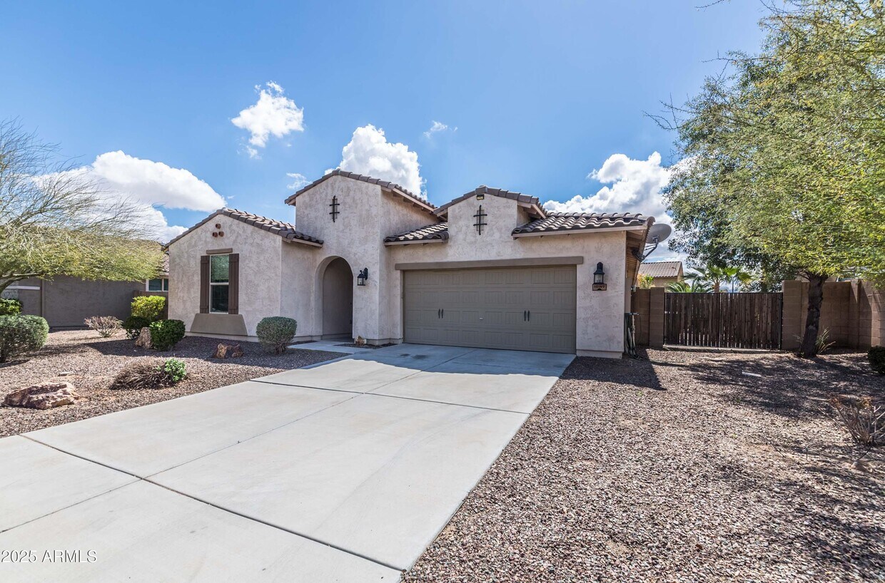Foto principal - 18149 W Turney Ave