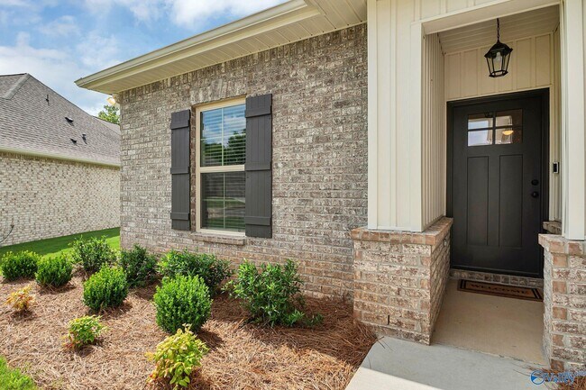 Building Photo - 16640 Aspen Ln