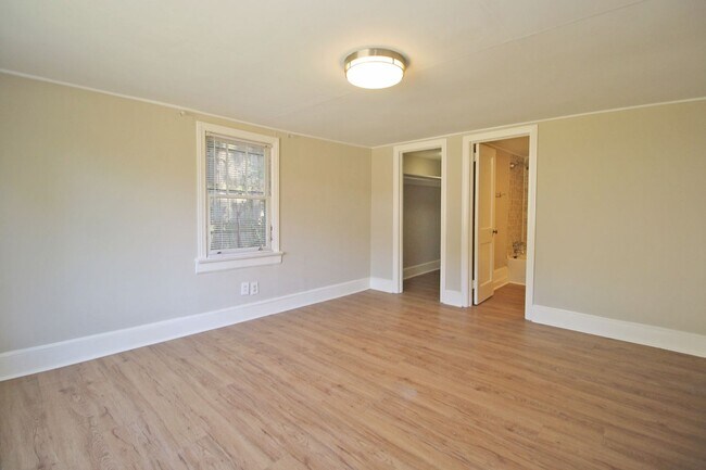 Building Photo - 218 South Holly Street