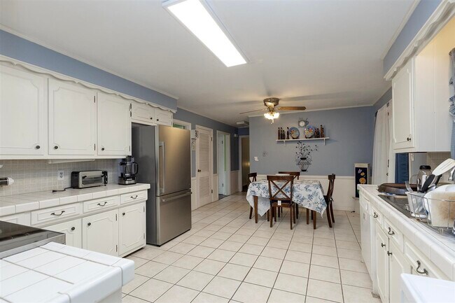 Foto del edificio - 1326 Eastland St