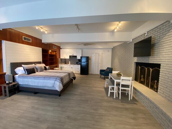 Unit 1 - 903 Kensington St