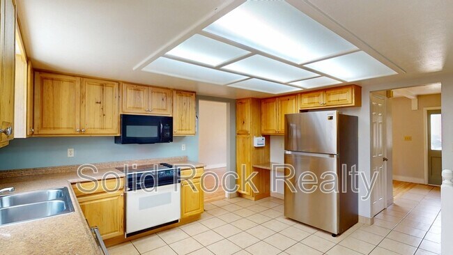 Photo - 535 Silver Spring Cir House