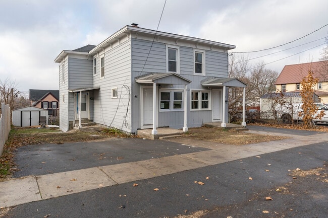 Building Photo - 739 Griffin St