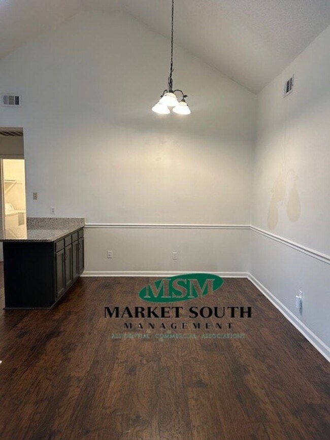 Foto del edificio - BRANDLEWOOD CUL-DE-SAC OFF GARRARD