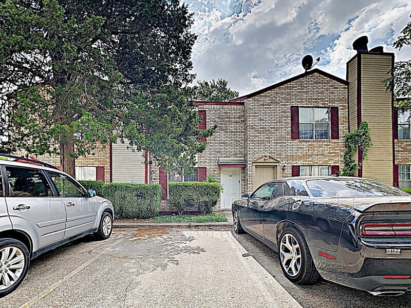 Primary Photo - 146 Austin Stone Dr