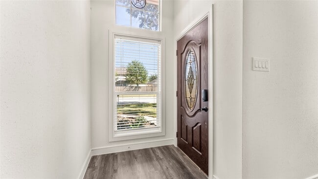 Foto del edificio - 2107 Charlton House Ln