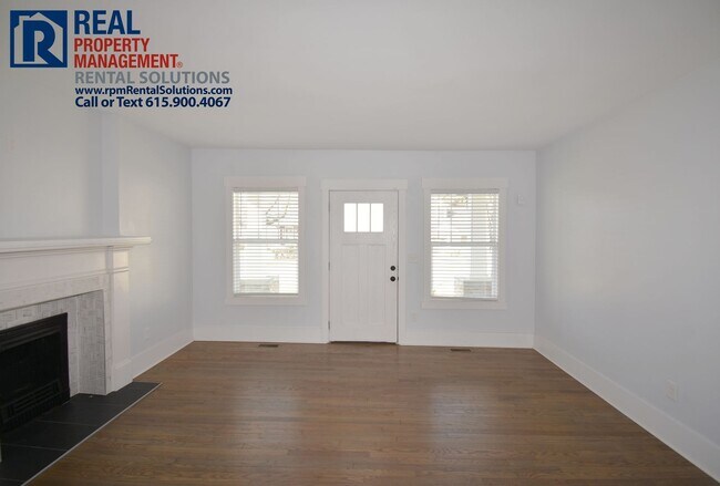 Foto del edificio - Great 4 bd house close to MTSU! Fenced in ...