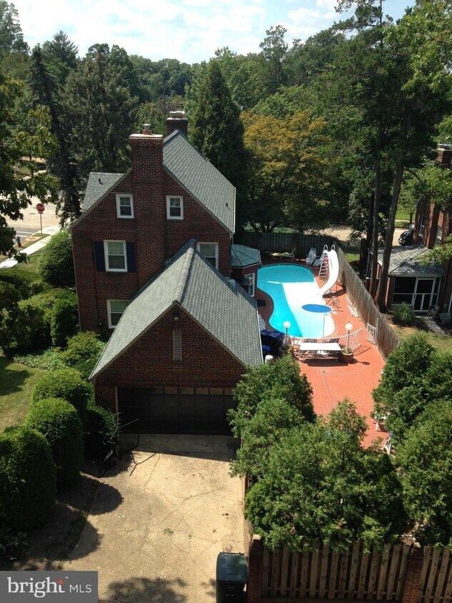 Primary Photo - 1335 Holly St NW