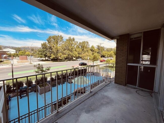 Photo - 710 E 200 S Apartment