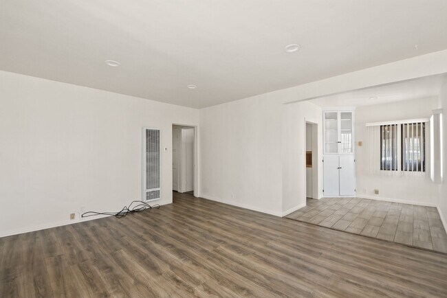 Foto del edificio - Newly Re-Modeled 3B | 1B home located in Prime Gardena!