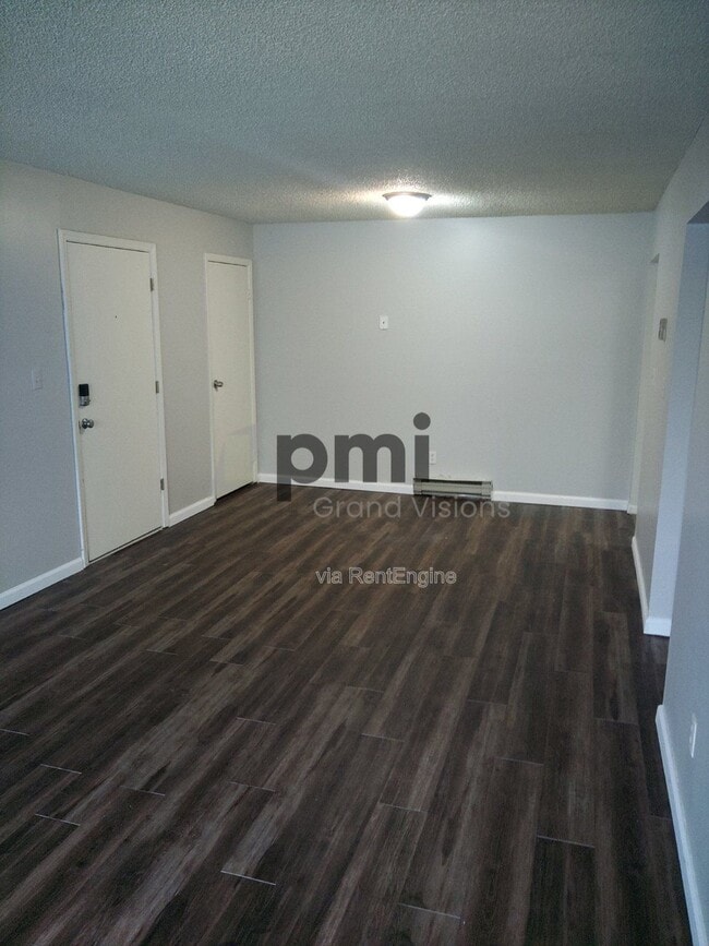 Building Photo - 24 W Buchanan Ave