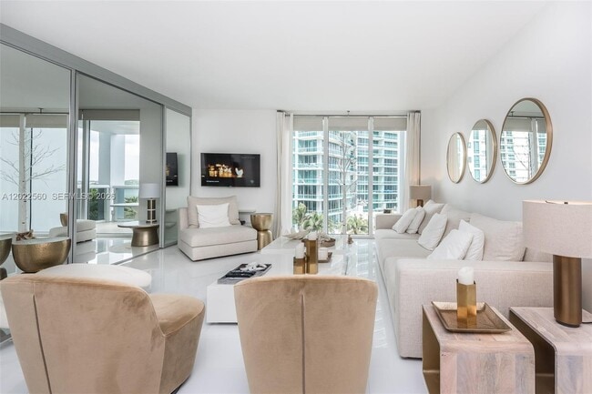 Building Photo - 10275 Collins Ave