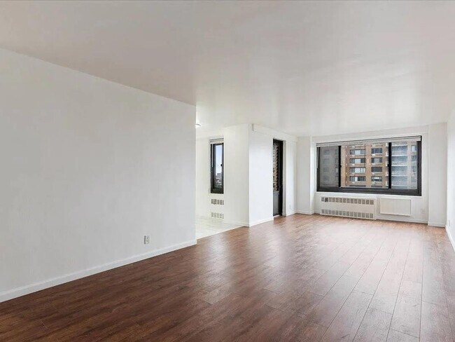 Foto del edificio - 185 Hall St