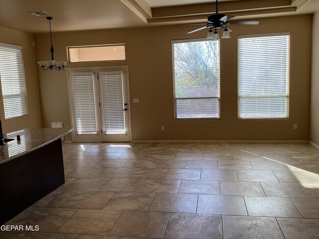 Building Photo - 5511 Grove Dr