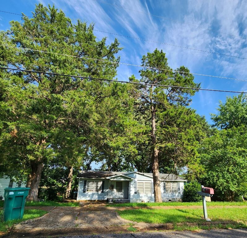 Foto principal - 1719 56th E Ave
