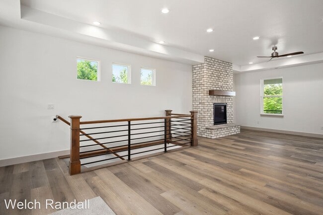 Building Photo - 4 br, 3.5 bath House - 842 South 140 East