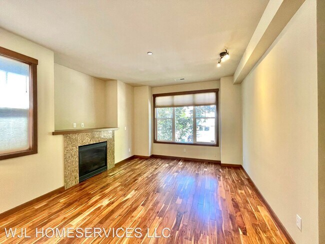 Building Photo - 3 br, 2.5 bath House - 309 Bellevue Way SE