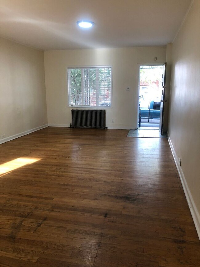 Foto del edificio - Great Home! 4 Bedroom House with Spacious Living Area! Full Basement for Storage! W/D Hook-ups! Y...